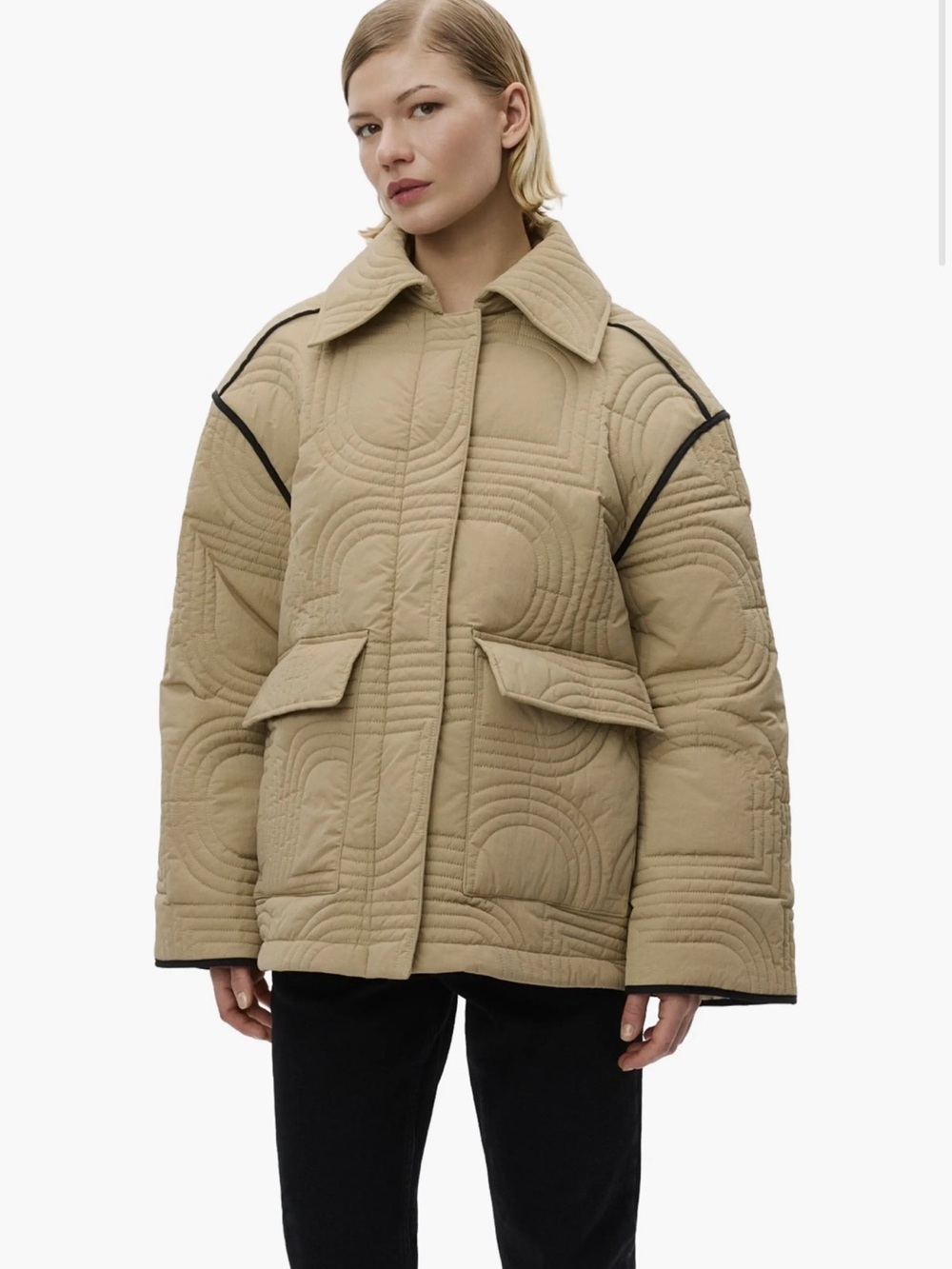 Quilted Oversized Puffer Jacket in Sandstone with Contrast Trim size XS